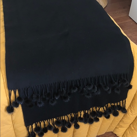 Cashmere and Mink Wrap - Picture 2 of 2